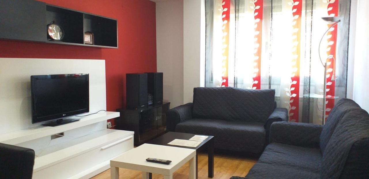 Apartamento Los Lirios Логроньо Екстериор снимка