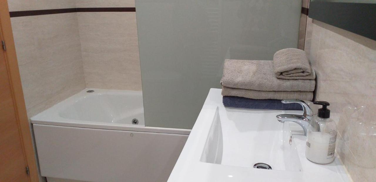 Apartamento Los Lirios Логроньо Екстериор снимка