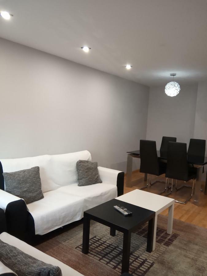 Apartamento Los Lirios Логроньо Екстериор снимка