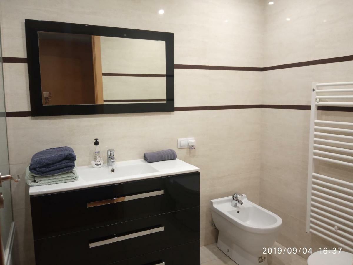 Apartamento Los Lirios Логроньо Екстериор снимка